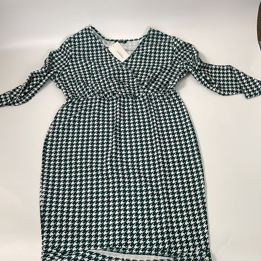 Plus Size Green Houndstooth Wrap Midi Dress - Picture 8 of 11